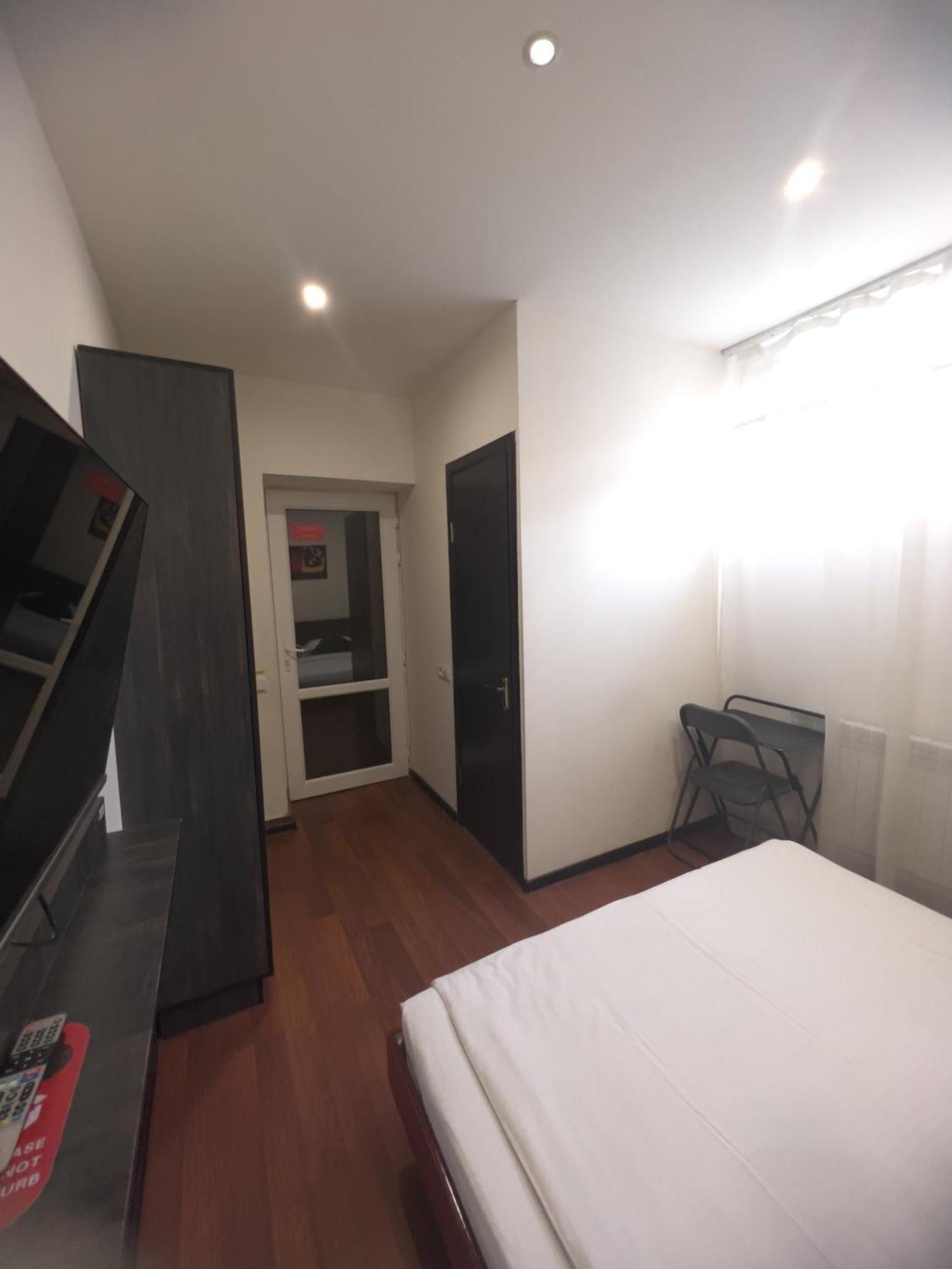 Nava Hotel يريفان الغرفة الصورة